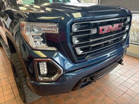 Used 2019 GMC Sierra 1500 AT4 w/ Off Road Performance Package AWD/4WD image 2