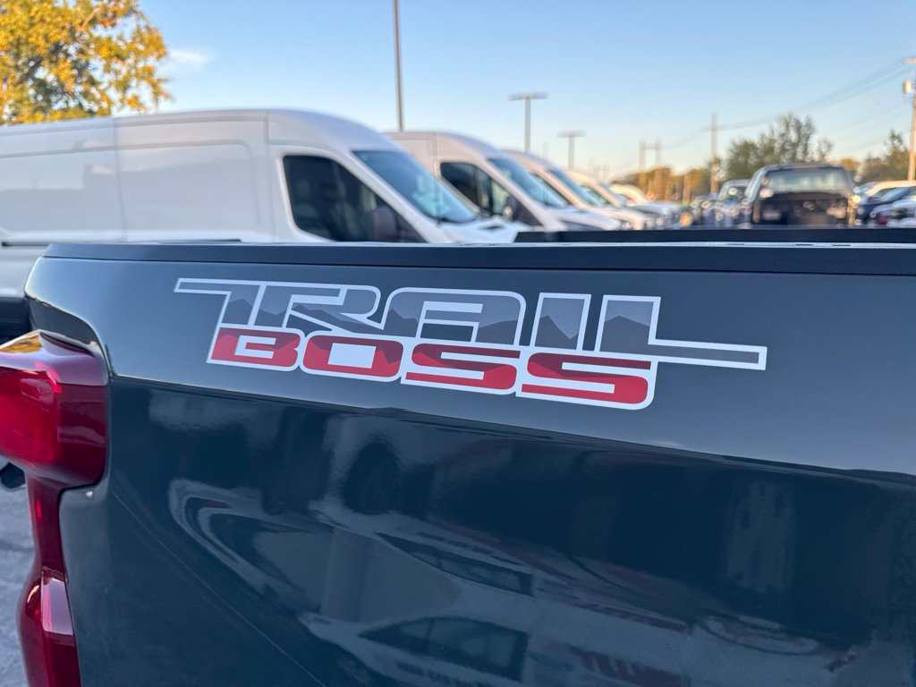 Used 2025 Chevrolet Silverado 1500 LT Trail Boss w/ Convenience Package II AWD/4WD image 49