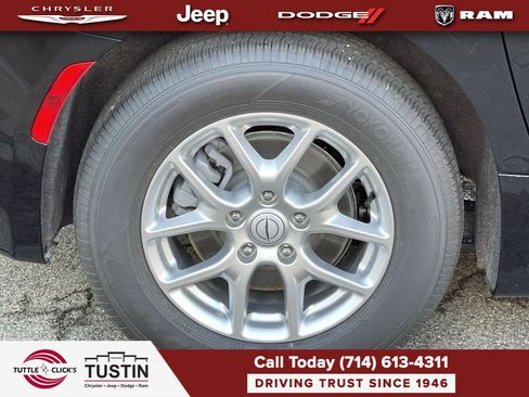 New 2026 Chrysler Pacifica Select FWD image 11