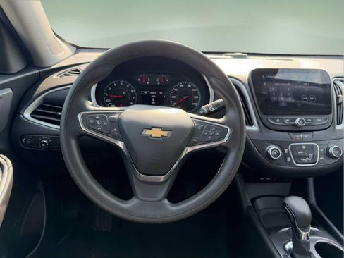 Used 2025 Chevrolet Malibu LS FWD image 13