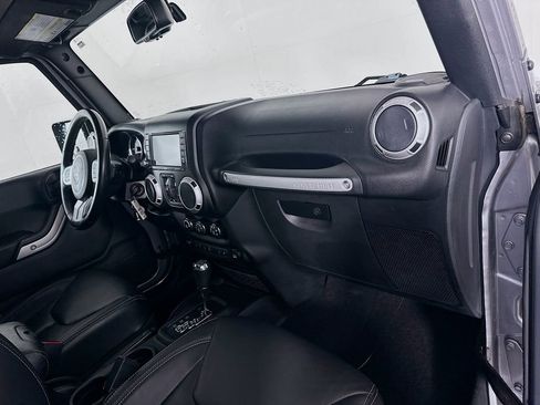 Used 2017 Jeep Wrangler Unlimited Rubicon image 26