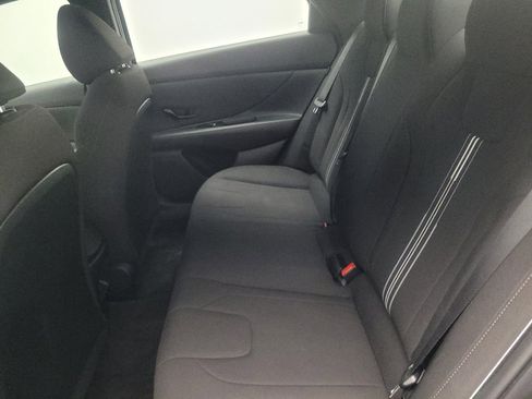Used 2025 Hyundai Elantra Sport FWD image 18
