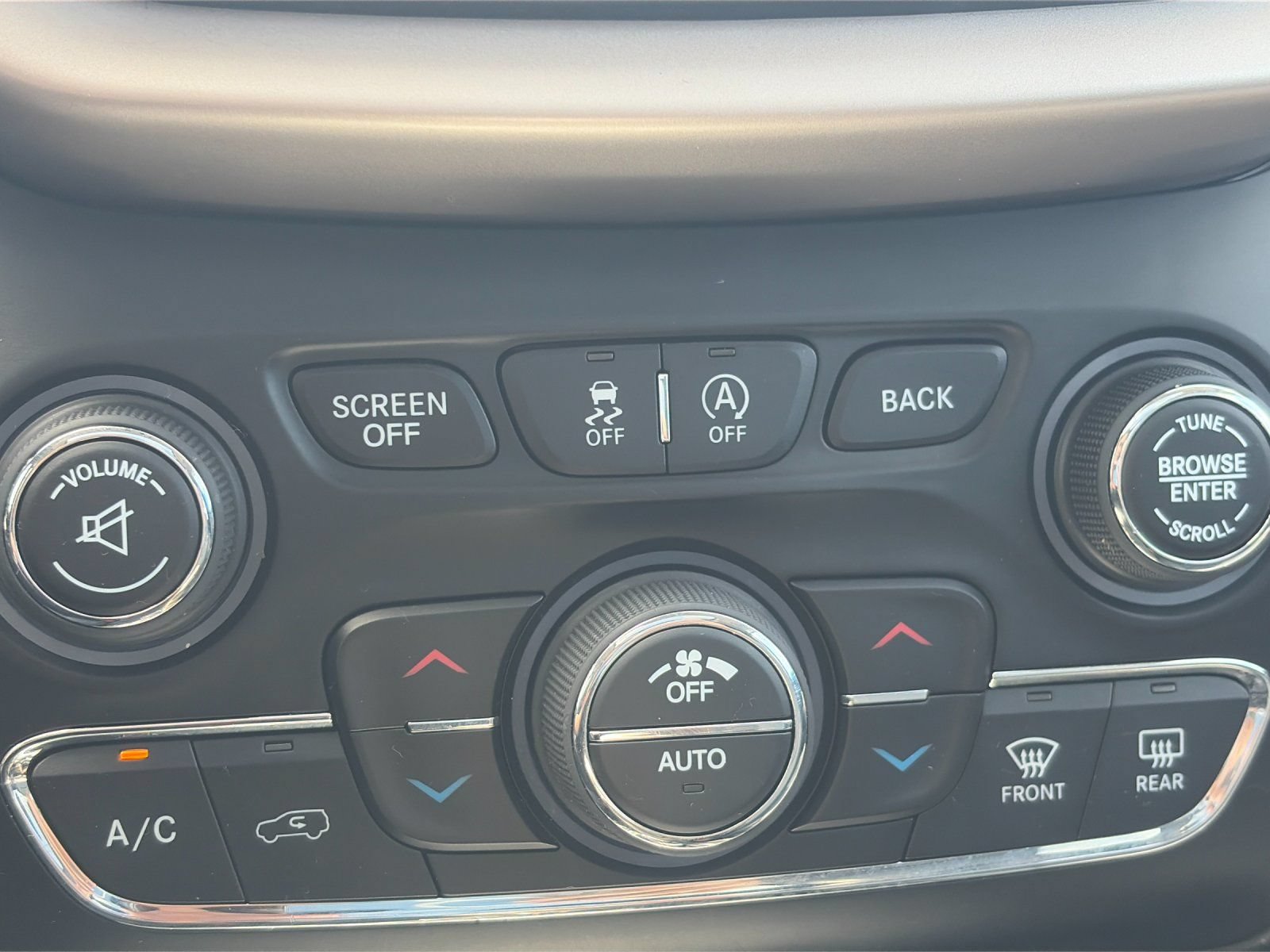 Used 2017 Jeep Cherokee Limited AWD/4WD image 21