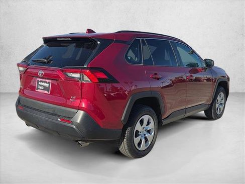 Used 2021 Toyota RAV4 LE image 5