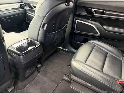 Used 2023 Kia Telluride S image 13