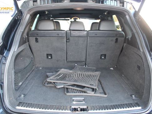Used 2014 Porsche Cayenne Platinum Edition image 42
