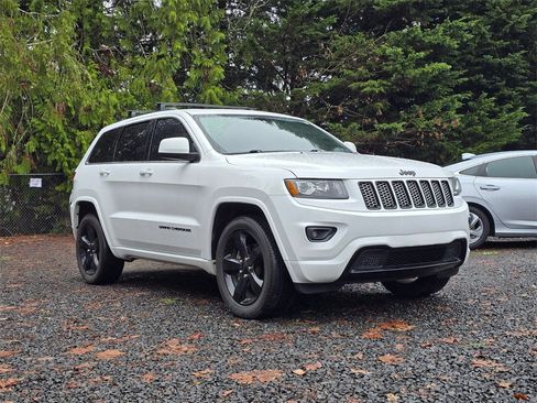 Used 2015 Jeep Grand Cherokee Altitude image 1