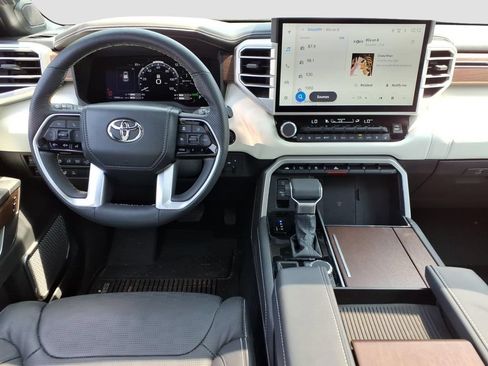Used 2025 Toyota Sequoia Capstone AWD/4WD image 13