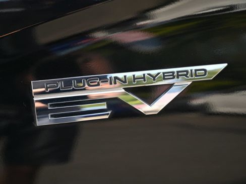 Used 2023 Mitsubishi Outlander SE image 3