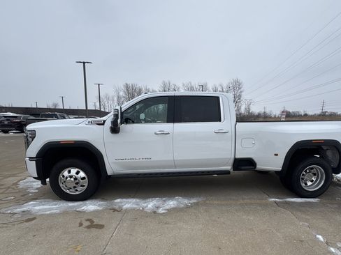 Used 2024 GMC Sierra 3500 Denali w/ Denali Reserve Package image 2