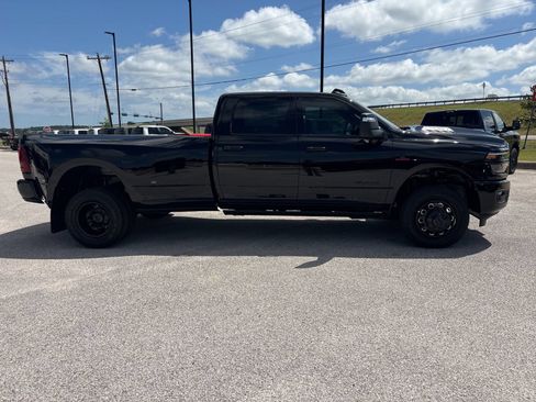 New 2026 RAM 3500 Laramie AWD/4WD image 7