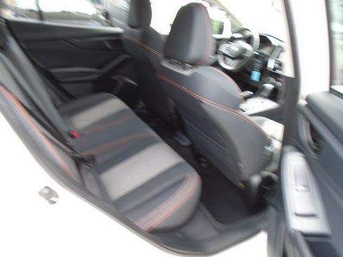 Used 2022 Subaru Crosstrek 2.0i Premium AWD/4WD image 10
