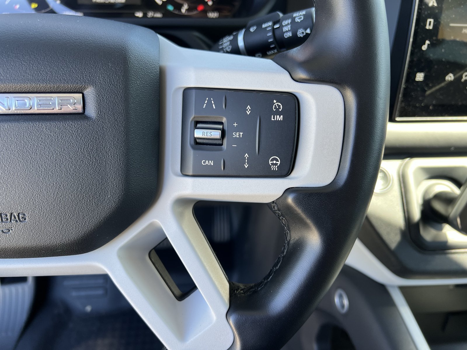 Used 2025 Land Rover Defender 110 S AWD/4WD image 19
