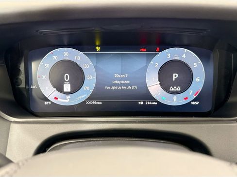 New 2026 Land Rover Range Rover Velar Dynamic SE AWD/4WD image 33