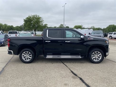 Used 2021 Chevrolet Silverado 1500 LTZ AWD/4WD image 2