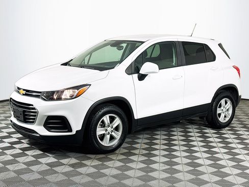 Used 2019 Chevrolet Trax LS w/ Tint and Cruise Package image 4
