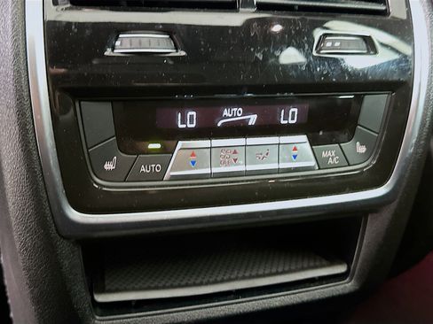 Used 2024 BMW X5 sDrive40i w/ Premium Package image 28