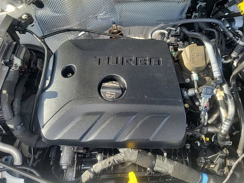 Used 2024 Buick Encore GX Sport Touring image 11