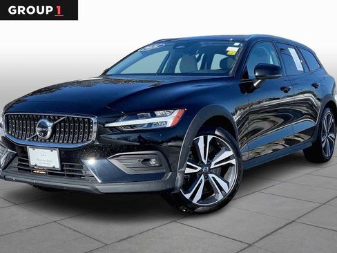 Used 2026 Volvo V60 B5 Cross Country Plus w/ Protection Package Premier image 1