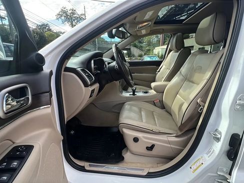 Used 2014 Jeep Grand Cherokee Overland image 28