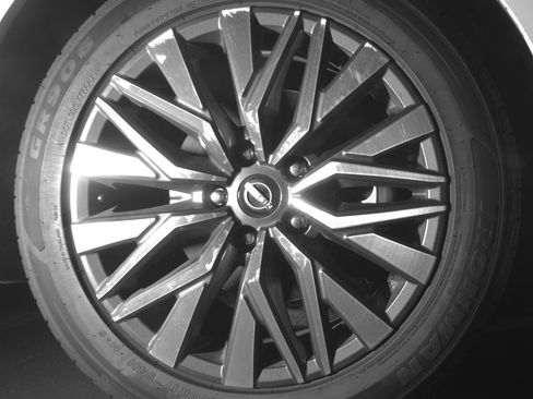 Used 2025 Nissan Altima 2.5 SV image 13