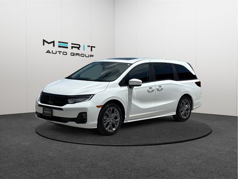 Used 2026 Honda Odyssey Touring image 4