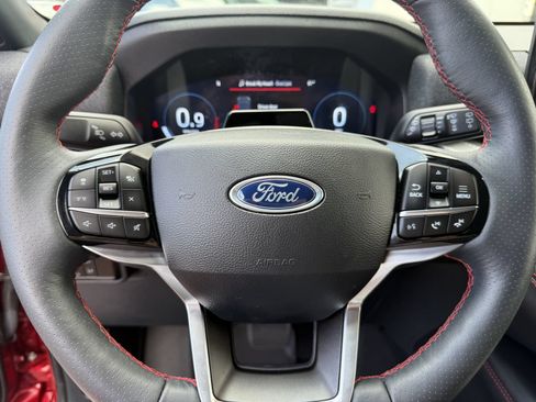 Certified 2025 Ford Explorer ST-Line w/ Premium Package RWD image 36