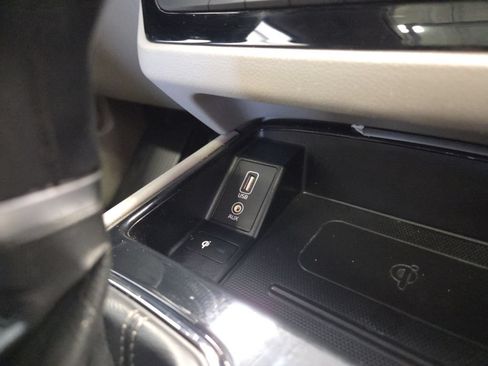 Used 2021 Kia Sedona SX FWD image 22