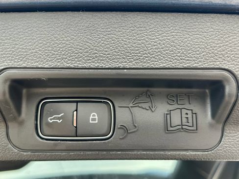 Used 2020 Ford Explorer Limited AWD/4WD image 10