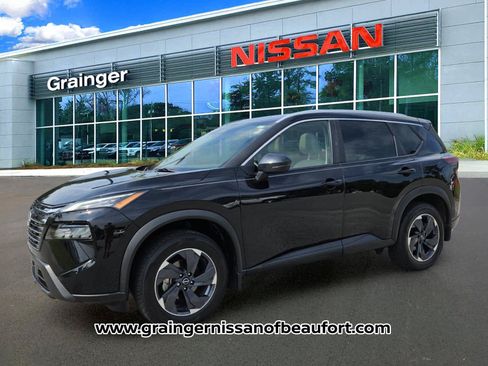 Used 2024 Nissan Rogue SV w/ SV Premium Package FWD image 2