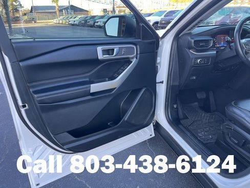 Used 2021 Ford Explorer XLT w/ Equipment Group 202A image 4