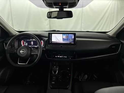 Used 2024 Nissan Rogue SL w/ SL Premium Package FWD image 17