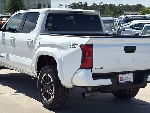 Certified 2025 Toyota Tacoma TRD Sport AWD/4WD image 3