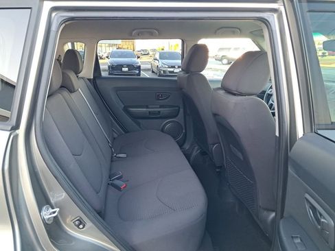 Used 2013 Kia Soul Base image 16