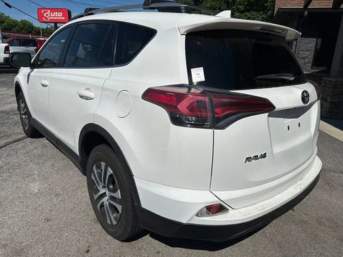 Used 2018 Toyota RAV4 LE w/ All Weather Liner Package FWD image 2