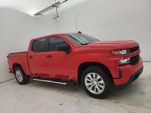 Used 2020 Chevrolet Silverado 1500 Custom w/ Custom Value Package image 1