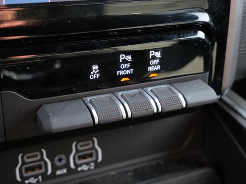 Used 2025 RAM 1500 Big Horn AWD/4WD image 28