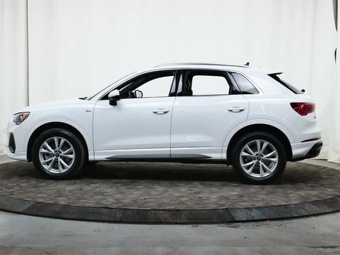 Used 2021 Audi Q3 2.0T Premium w/ Convenience Package image 2