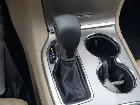 Certified 2019 Jeep Grand Cherokee Limited AWD/4WD image 34