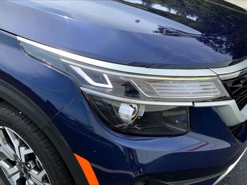 Used 2023 Kia Seltos EX image 27