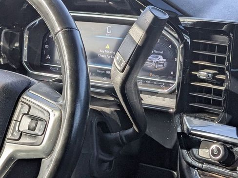 Used 2025 Chevrolet Silverado 1500 LT image 20