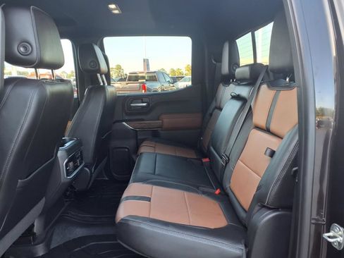 Used 2020 Chevrolet Silverado 1500 High Country w/ Technology Package RWD image 18