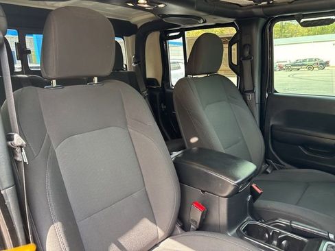 Used 2021 Jeep Gladiator Sport AWD/4WD image 26