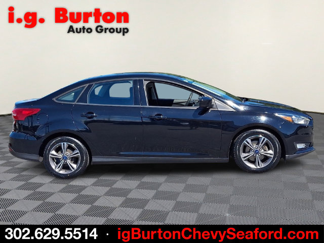 Used 2018 Ford Focus SE w/ SE Appearance Package FWD image 7