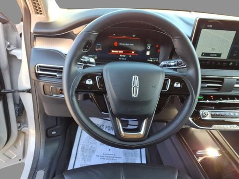 Used 2024 Lincoln Corsair Reserve w/ Jet Appearance Package image 21