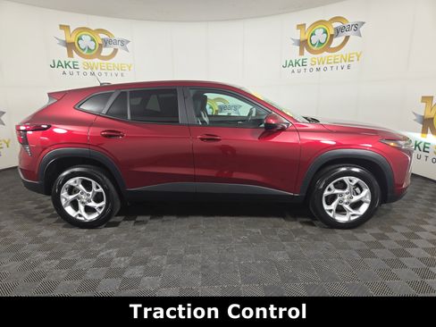 Certified 2024 Chevrolet Trax LS w/ LS Convenience Package FWD image 10