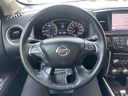 Used 2013 Nissan Pathfinder Platinum AWD/4WD image 18