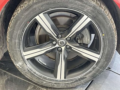 Used 2019 Volvo XC90 T6 R-Design w/ Advanced Package image 14