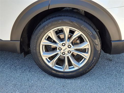 Used 2020 Ford Explorer XLT w/ Equipment Group 202A image 8