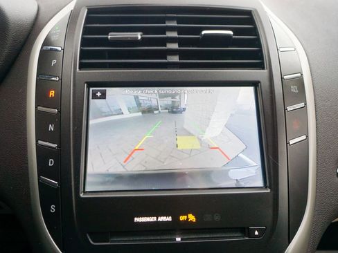 Used 2019 Lincoln MKC Premiere image 23